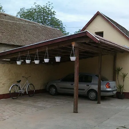Guest house Rozsa Sandor Vendeghaz *